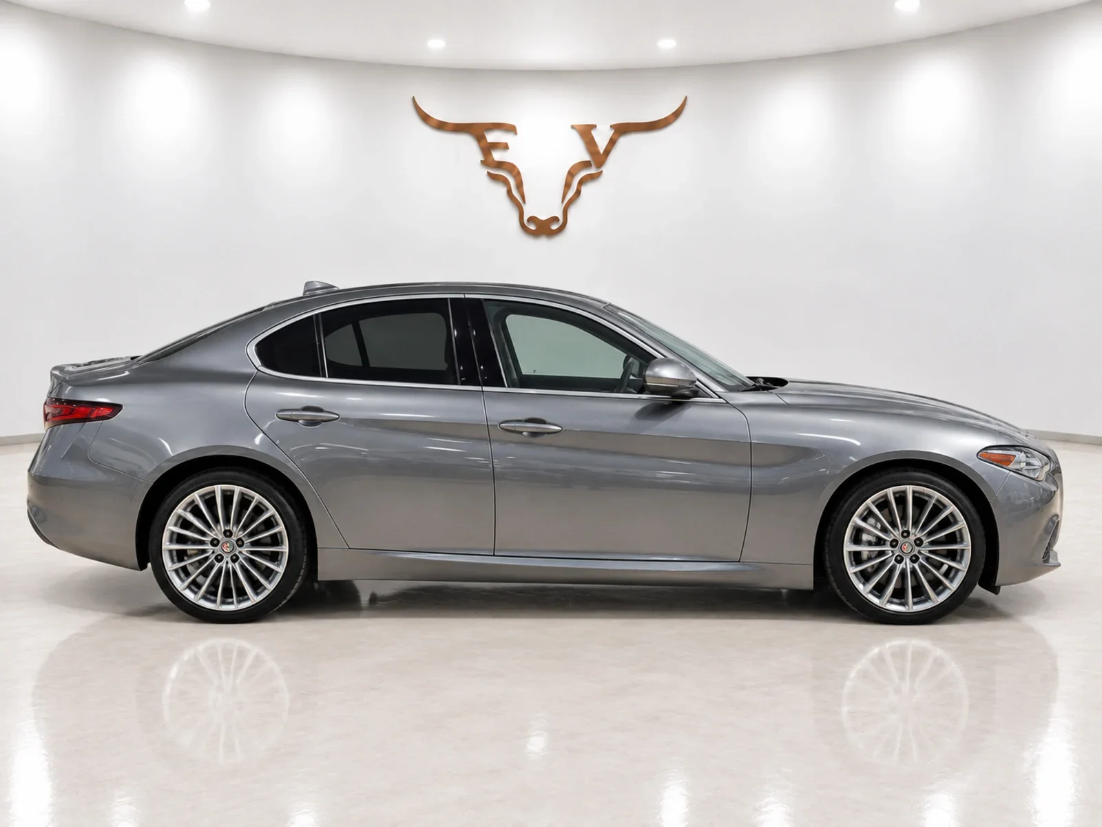 2017 Alfa Romeo Giulia photo 5