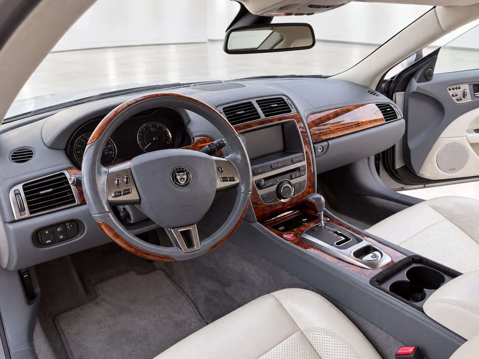 2007 Jaguar XK photo 9
