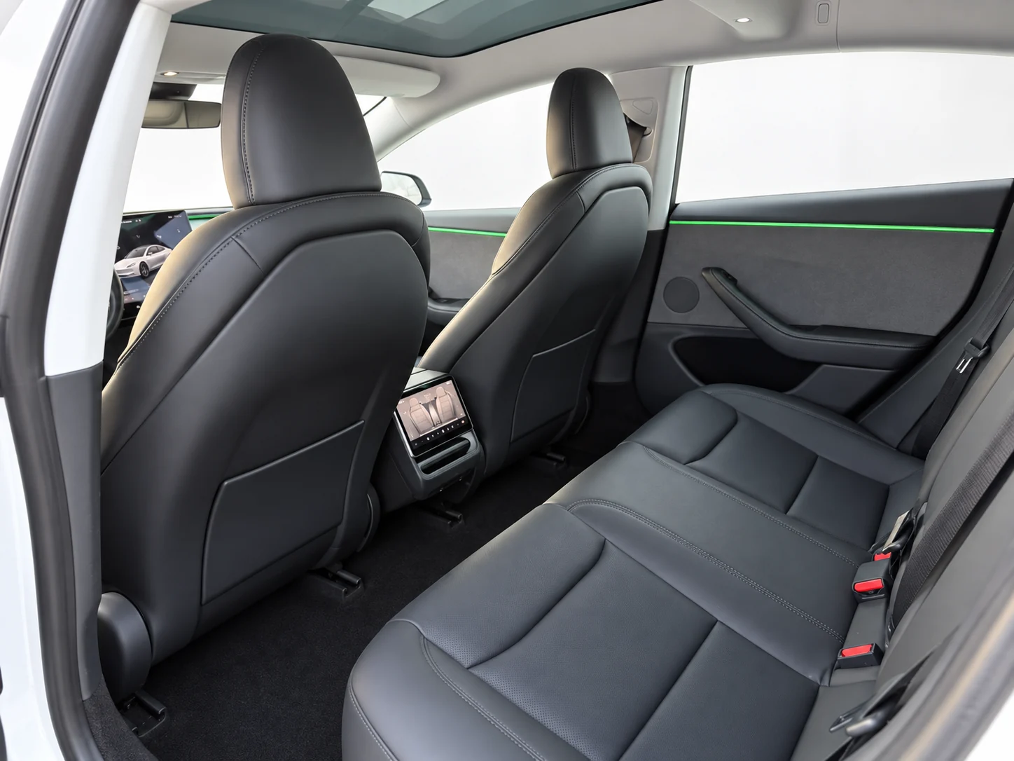 2024 Tesla Model 3 Premium Standard Range photo 8