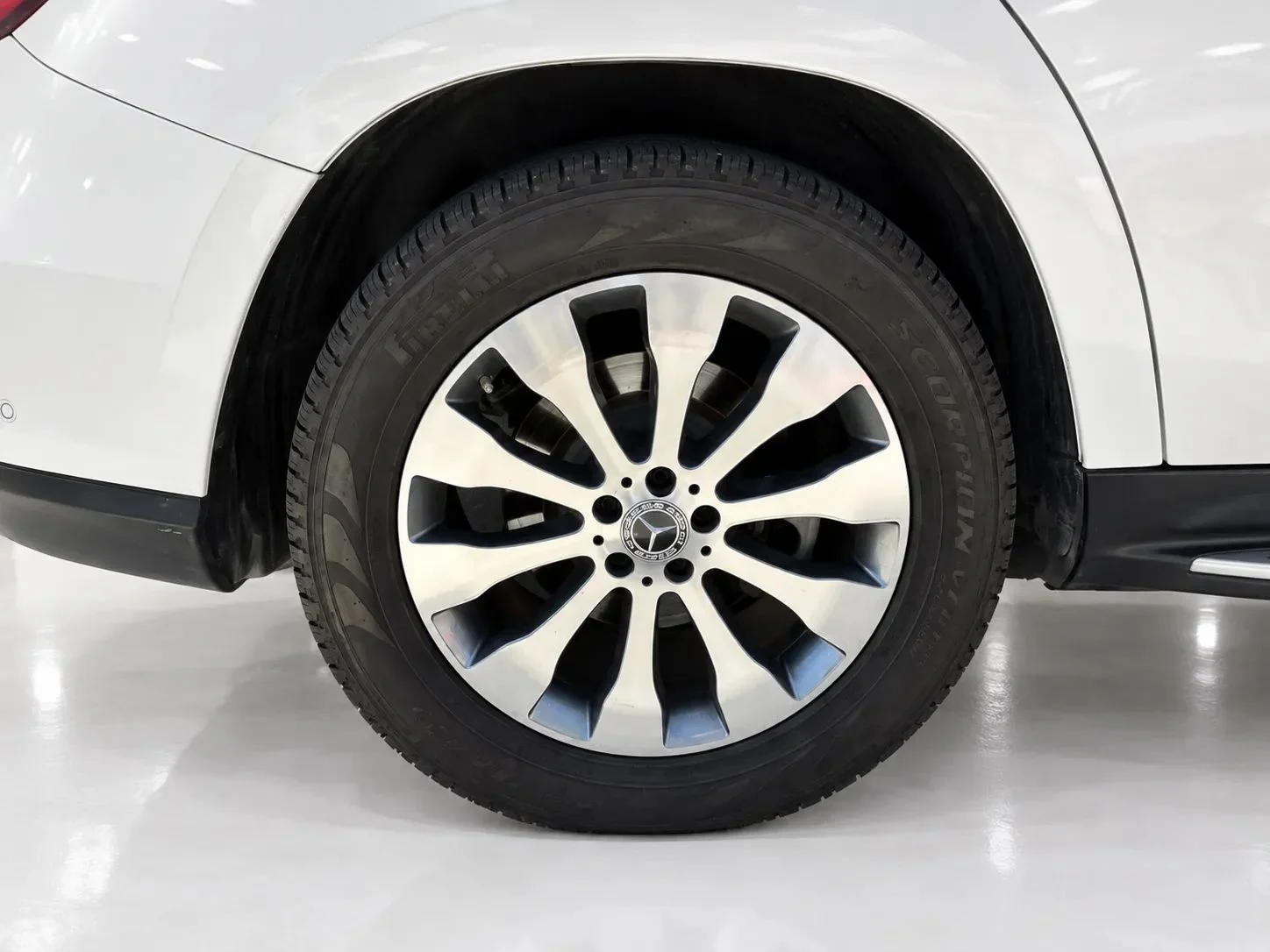 2019 Mercedes-Benz GLS 450 4MATIC Sport Utility photo 8