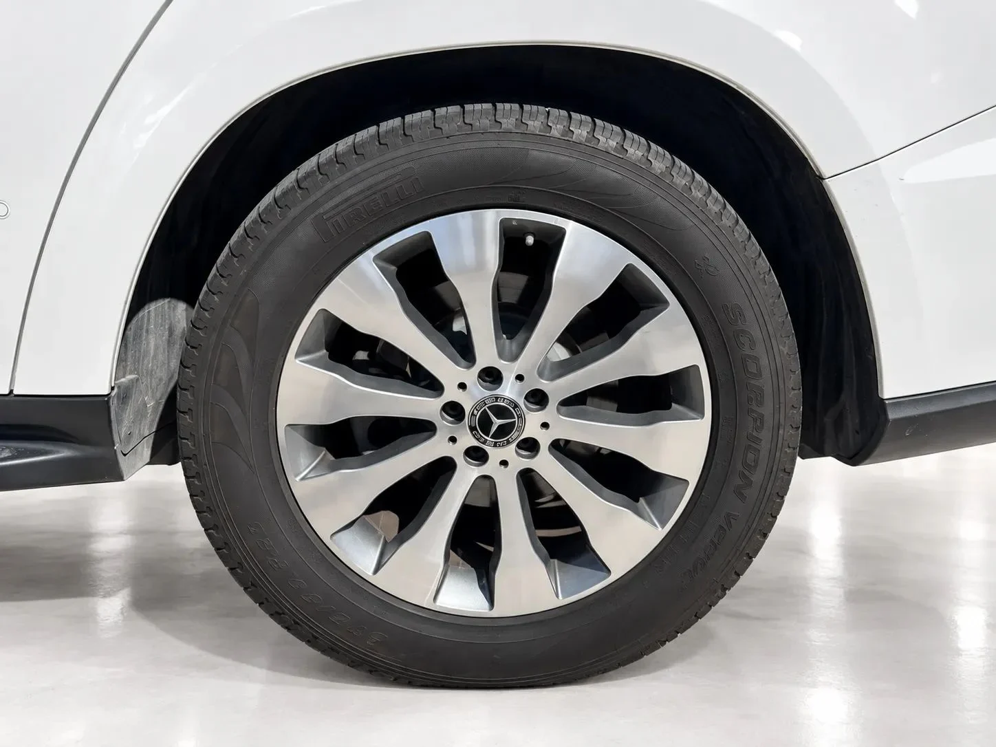 2019 Mercedes-Benz GLS 450 4MATIC Sport Utility photo 10