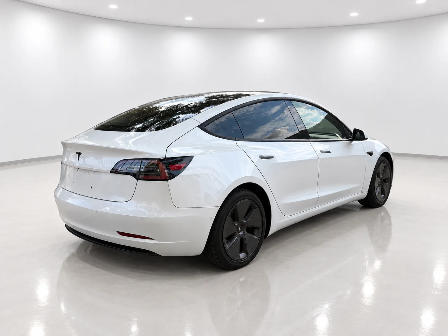 2022 Tesla Model 3 Standard Range RWD w/Enhanced Autopilot photo 5