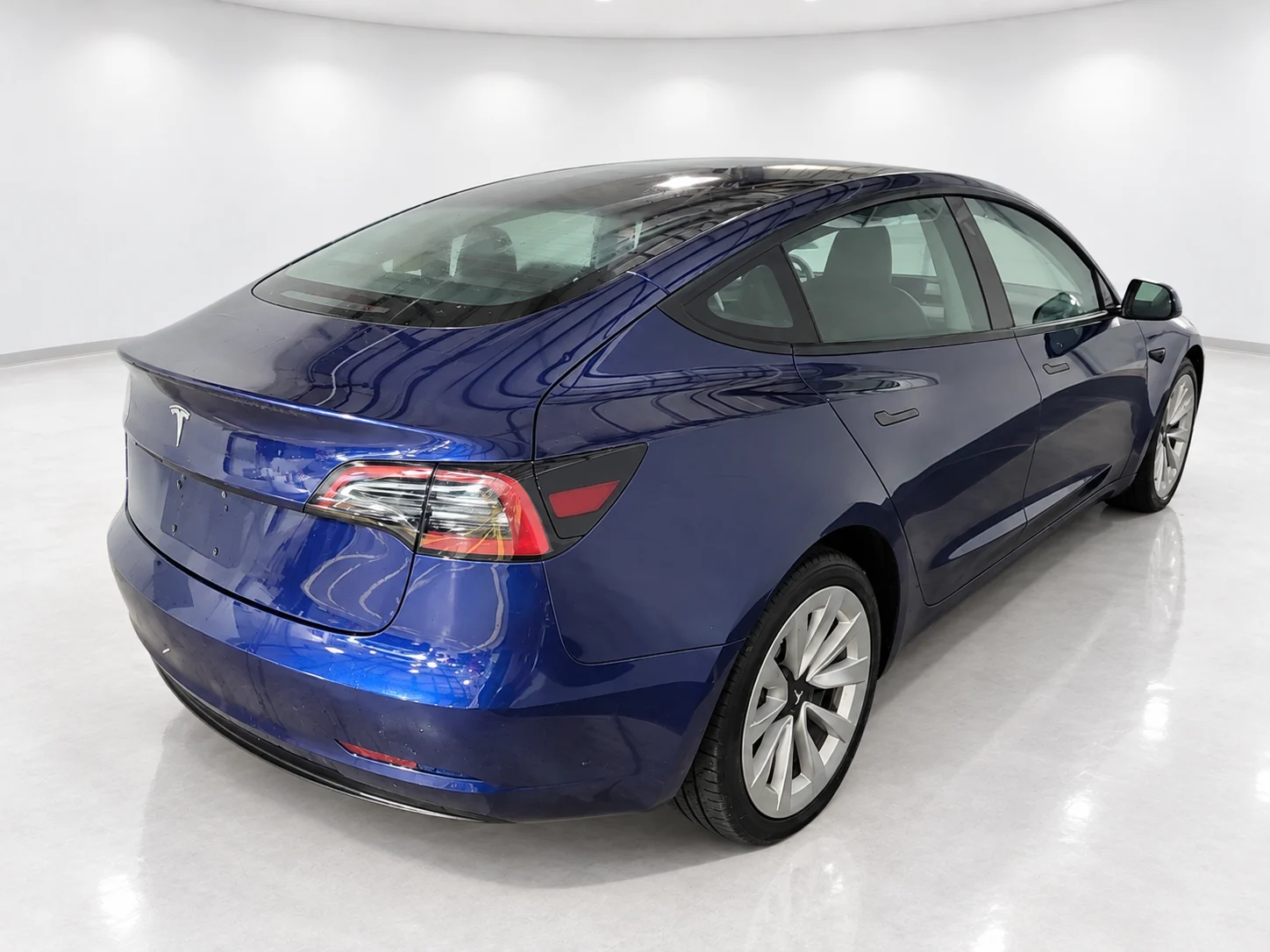 2023 Tesla Model 3 Standard Range RWD photo 2